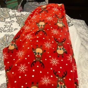 5/$10 | No Boundaries | Red Christmas Leggings with Reindeer & Snowflakes